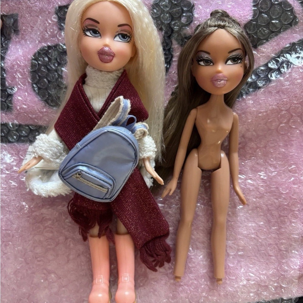 BRATZ WINTER TIME WONDERLAND CLOE AND YASMIN!